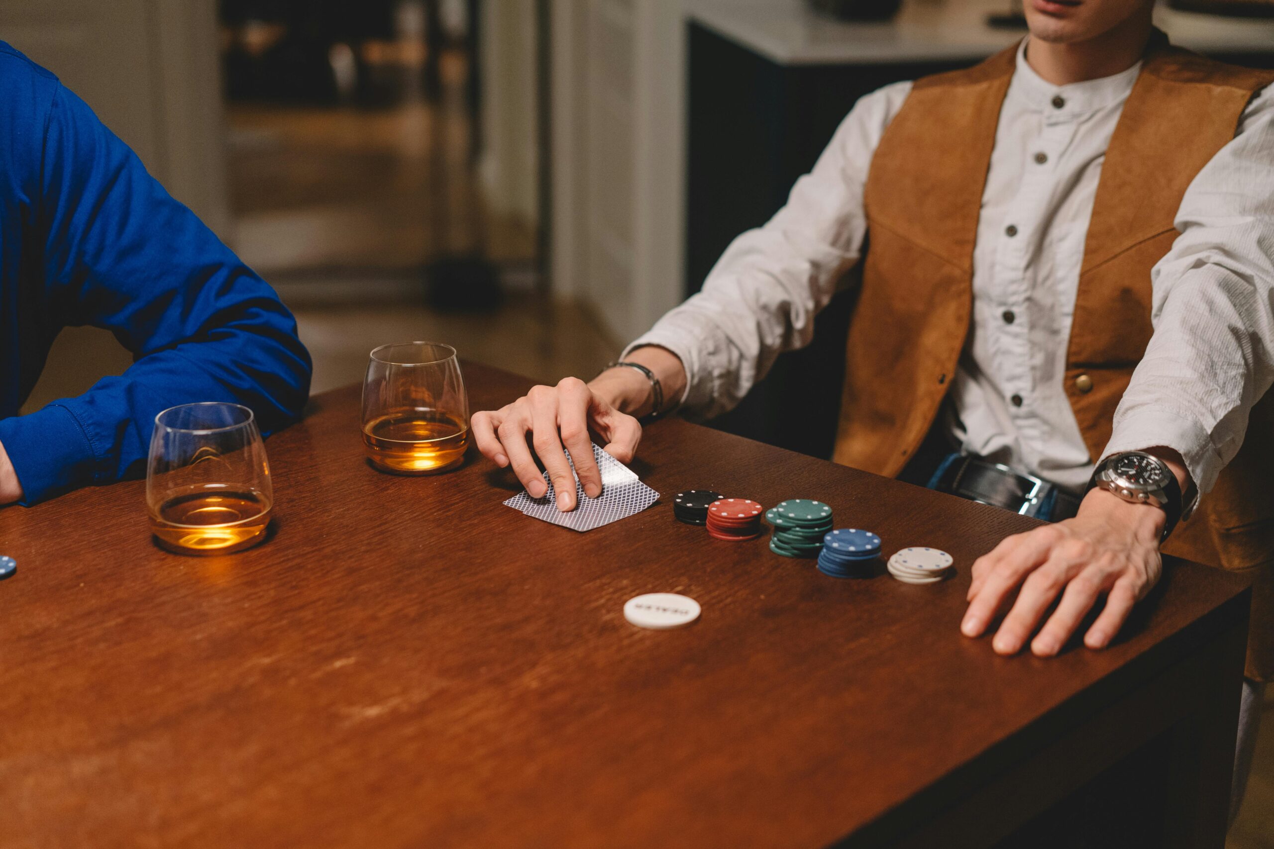Kostenloses Stock Foto zu alkohol, am tisch, aufregung