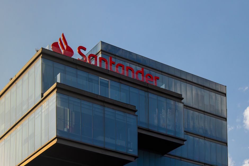 Pioneer Investments Firmenschild Gebäude